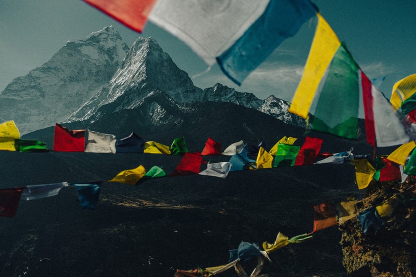 Wyprawa Mateusza Waligóry rowerem, pieszo i wspinając się na Mount Everest