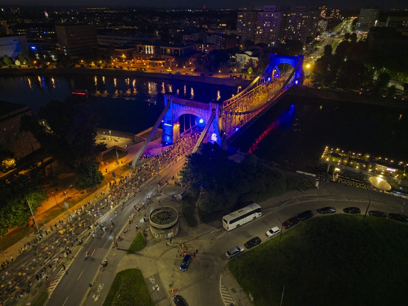 PKO Nocny Wrocław Półmaraton we Wrocławiu na zdjęciach z drona