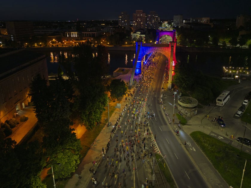PKO Nocny Wrocław Półmaraton we Wrocławiu na zdjęciach z drona