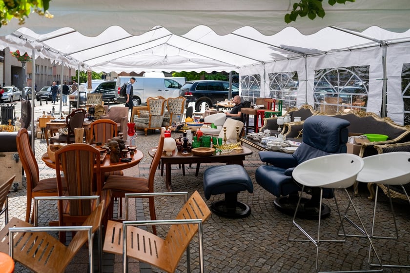 Giełda Staroci w okolicach Rynku, przy Kościele św. Marii Magdaleny na skwerze przy rogu ulic Szewskiej i Wita Stwosza- 12-15 czerwca