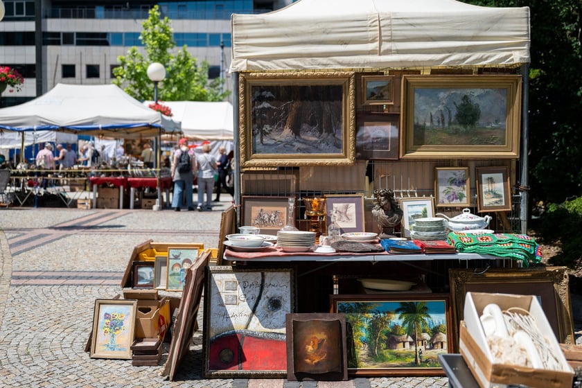 Giełda Staroci w okolicach Rynku, przy Kościele św. Marii Magdaleny na skwerze przy rogu ulic Szewskiej i Wita Stwosza- 12-15 czerwca