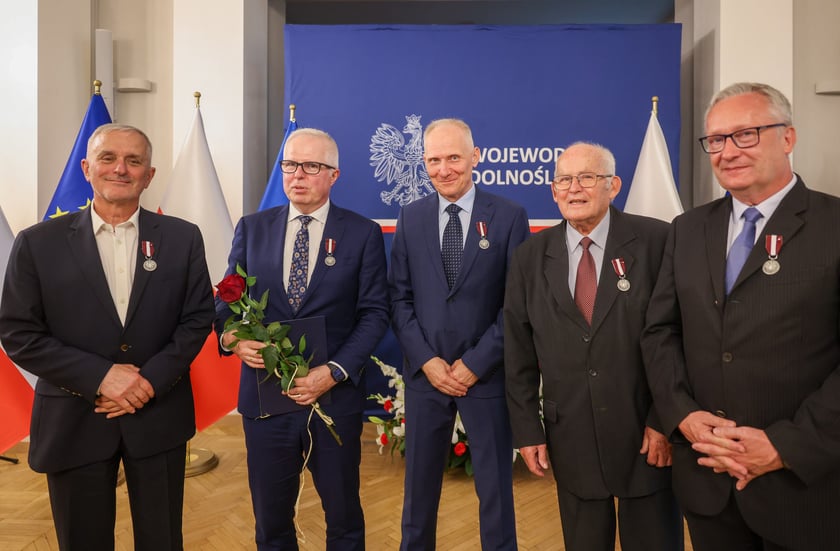 Wręczenie odznak samorządowcom w urzędzie wojewódzkim (16 czerwca 2025)