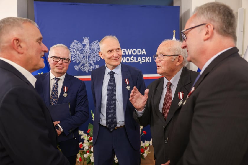 Wręczenie odznak samorządowcom w urzędzie wojewódzkim (16 czerwca 2025)
