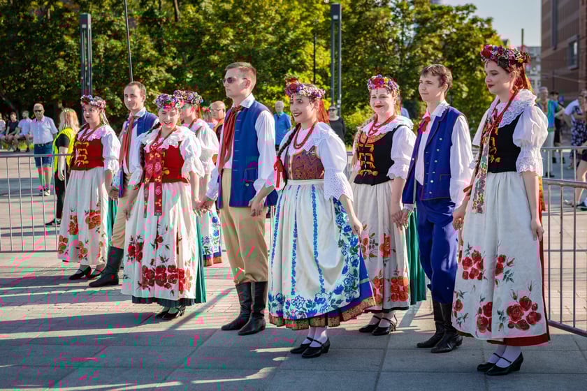 Pierwsza Wrocławska (świętojańska) Potańc&oacute;wka na placu Wolności