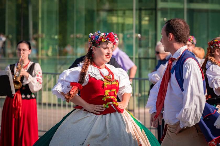 Pierwsza Wrocławska (świętojańska) Potańc&oacute;wka na placu Wolności