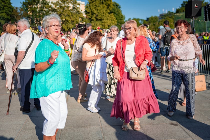 Pierwsza Wrocławska (świętojańska) Potańc&oacute;wka na placu Wolności