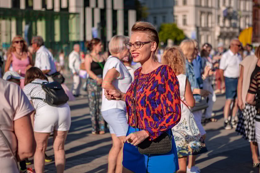 Pierwsza Wrocławska (świętojańska) Potańc&oacute;wka na placu Wolności
