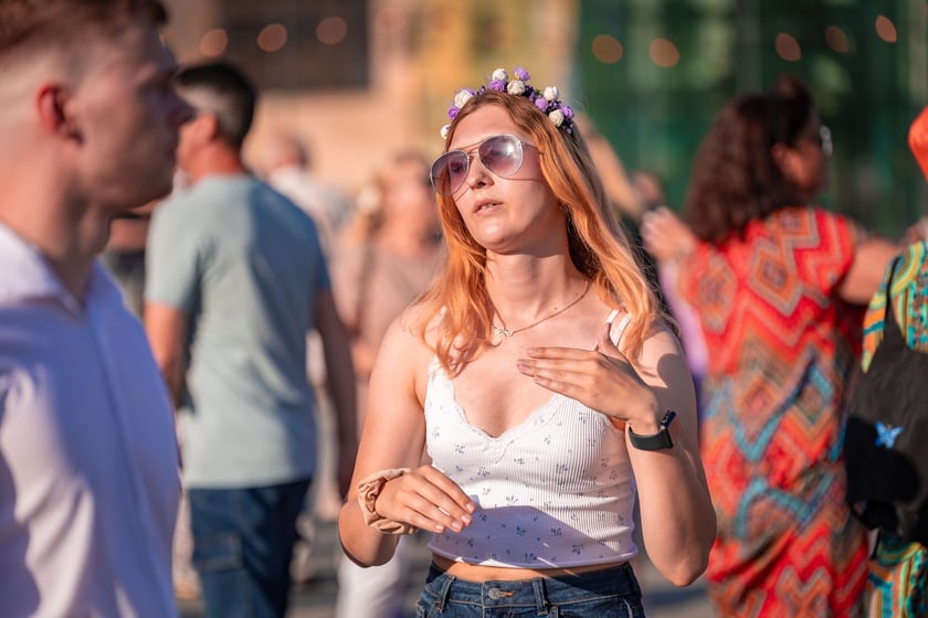 Pierwsza Wrocławska (świętojańska) Potańc&oacute;wka na placu Wolności