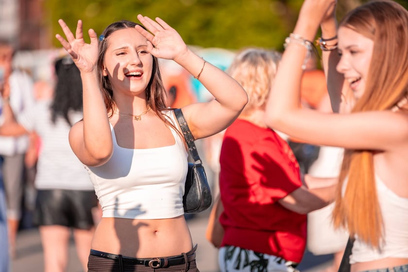 Pierwsza Wrocławska (świętojańska) Potańc&oacute;wka na placu Wolności