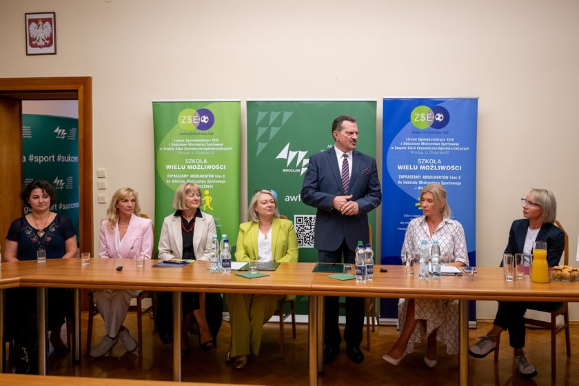 AWF obejmie patronatem Zespół Szkół Ekonomiczno-Ogólnokształcących - podpisanie porozumienia, 23.06.2025