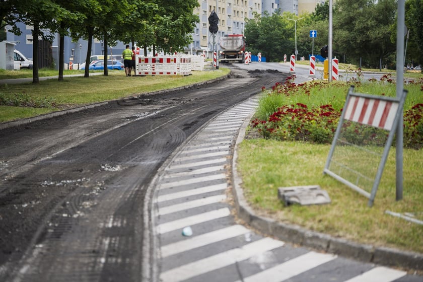 Sprzęt budowlany i drogowcy na Bajana, pierwszy dzień remontu (23 czerwca 2025)