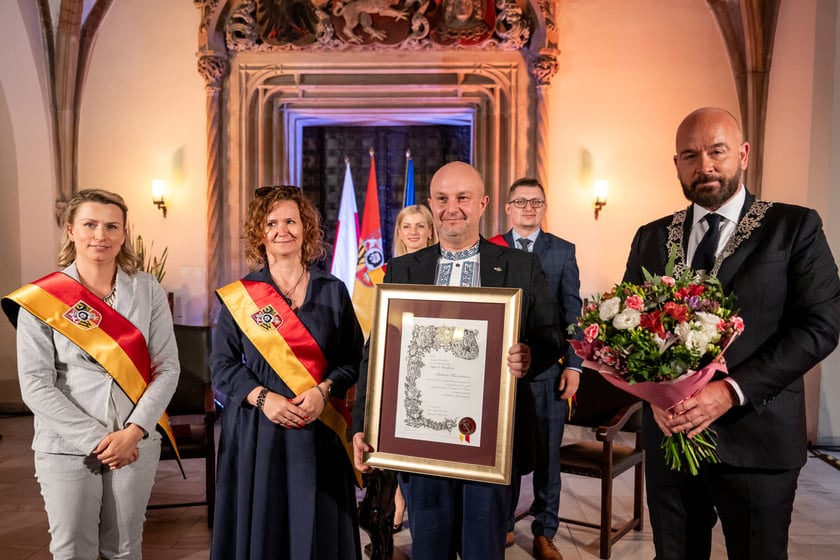 Święto Wrocławia, oficjalne uroczystości. 24.06.2025. Na zdjęciu Piotr Kaszuwara z Nagrodą Wrocławia