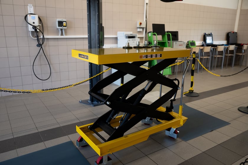 Otwarcie Branżowego Centrum Umiejętności w dziedzinie elektromobilności w ZS nr 2 we Wrocławiu