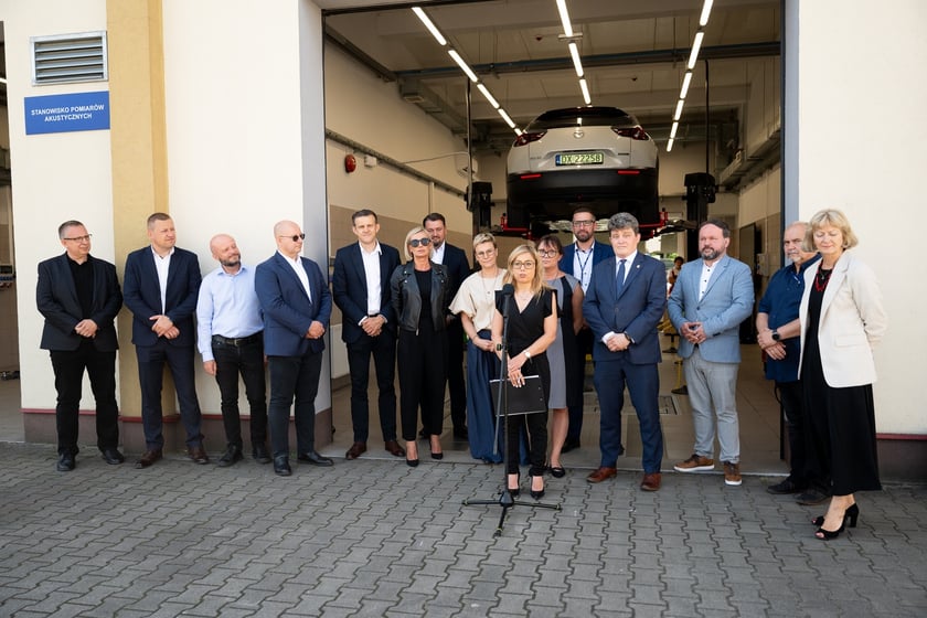 Otwarcie Branżowego Centrum Umiejętności w dziedzinie elektromobilności w ZS nr 2 we Wrocławiu