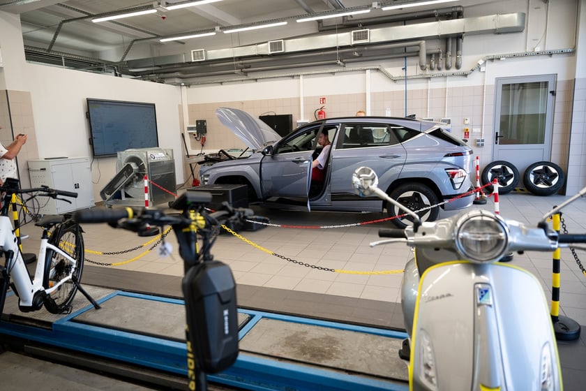Otwarcie Branżowego Centrum Umiejętności w dziedzinie elektromobilności w ZS nr 2 we Wrocławiu