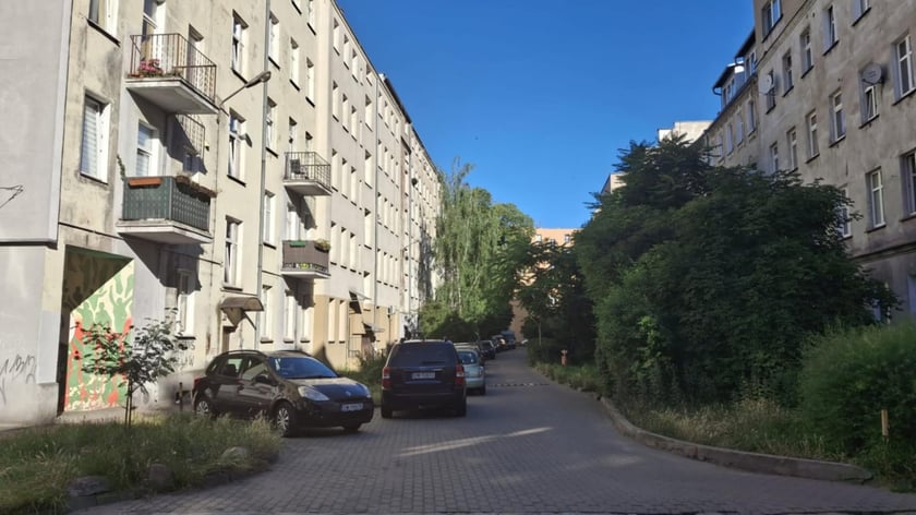 Podw&oacute;rko w kwartale ulic Szczęśliwa, Pereca, Lwowska, Jemiołowa - stan obecny