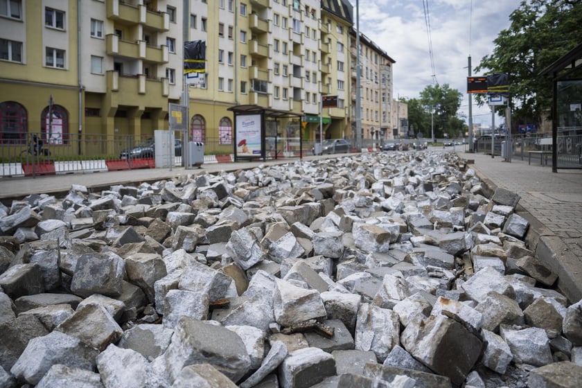 Wymiana rozjazdów tramwajowych na skrzyżowaniu Dubois z Pomorską (Nadodrze), 7 lipca 2025