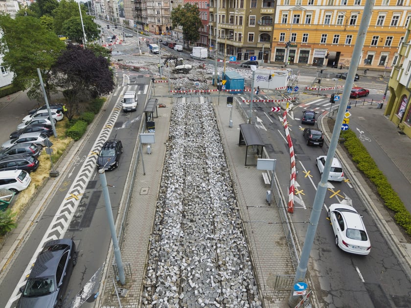 Wymiana rozjazdów tramwajowych na skrzyżowaniu Dubois z Pomorską (Nadodrze), 7 lipca 2025