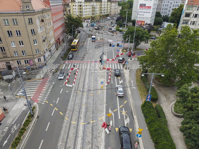 Wymiana rozjazdów tramwajowych na skrzyżowaniu Dubois z Pomorską (Nadodrze), 7 lipca 2025