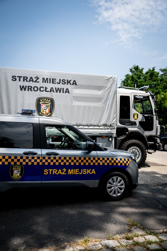 Nowe pojazdy we wrocławskiej straży miejskiej