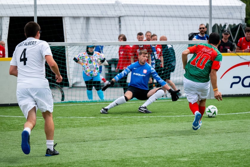 Ruszył XV Wrocław Cup! Kolorowa parada otworzyła Międzynarodowy Turniej w Piłce Ulicznej