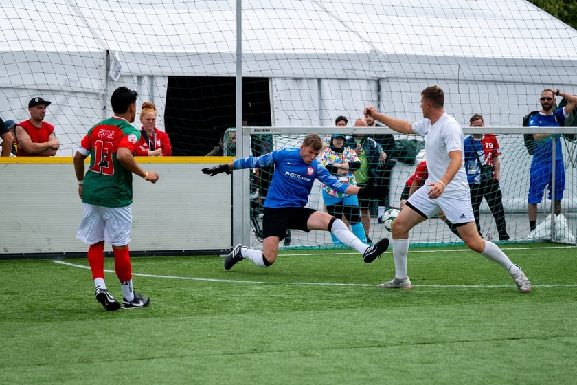 Ruszył XV Wrocław Cup! Kolorowa parada otworzyła Międzynarodowy Turniej w Piłce Ulicznej