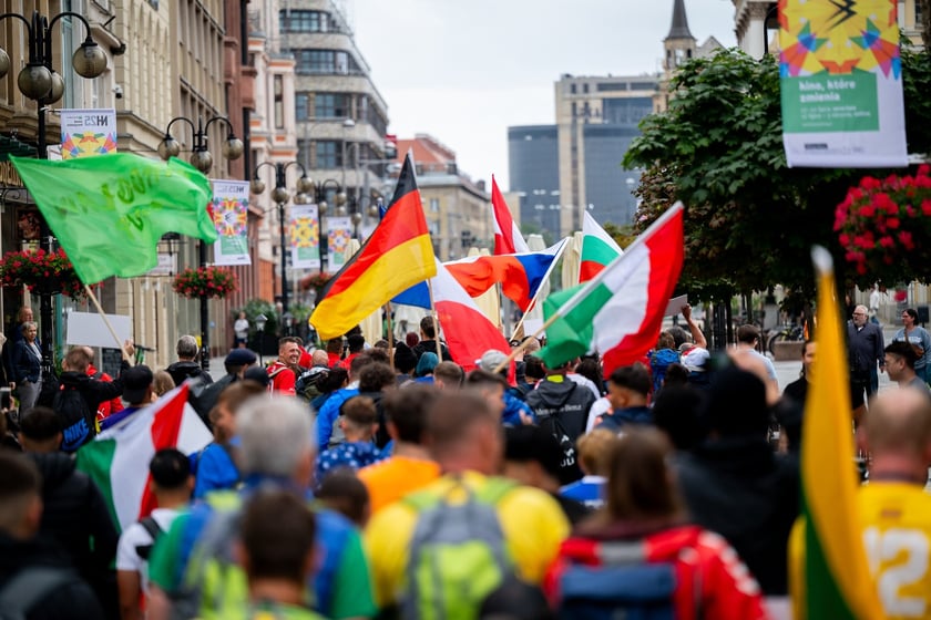 Ruszył XV Wrocław Cup! Kolorowa parada otworzyła Międzynarodowy Turniej w Piłce Ulicznej