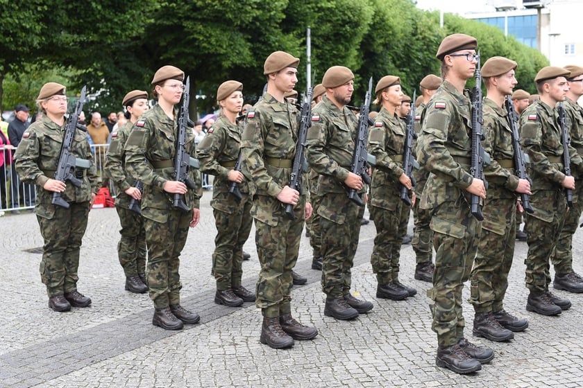 Przysięga żołnierzy 16. Dolnośląskiej Brygady Obrony Terytorialnej
