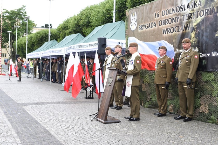 Przysięga żołnierzy 16. Dolnośląskiej Brygady Obrony Terytorialnej