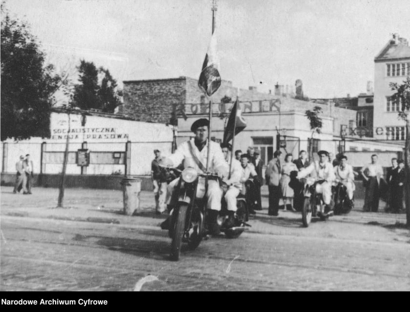Wystawa Ziem Odzyskanych 1948 r. we Wrocławiu i kawalkada motocykli