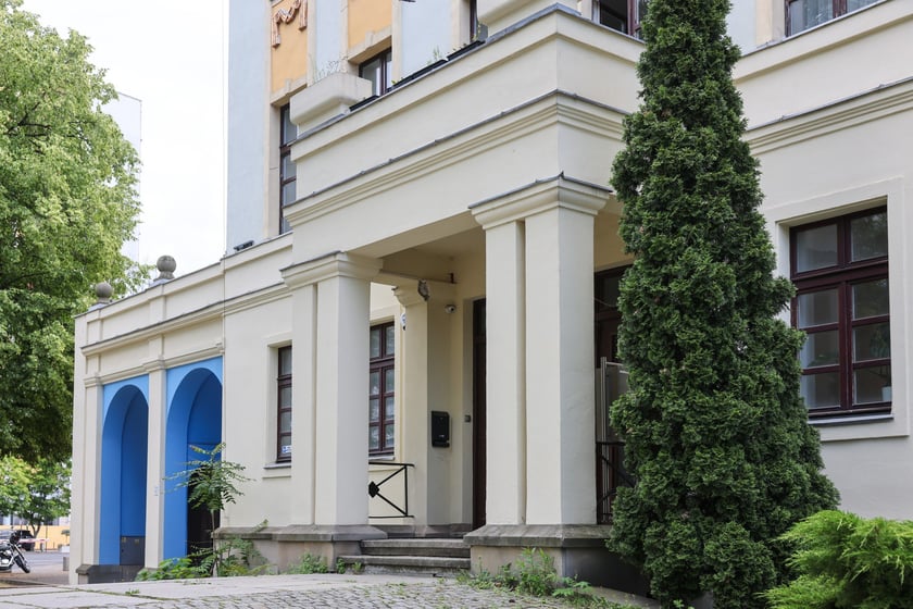 Powojenna, zabytkowa willa Powstańców Śląskich 22, lipiec 2025