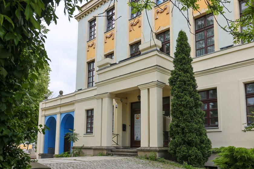 Powojenna, zabytkowa willa Powstańców Śląskich 22, lipiec 2025