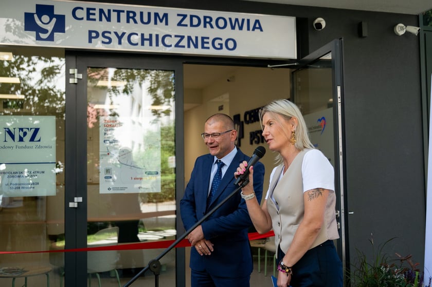 Dyrektor WCZ dr Wojciech Skiba i wizeprezydent Wrocławia Renata Granowska