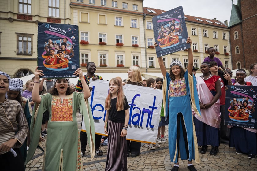 Barwna parada Lelenfant, 28.08