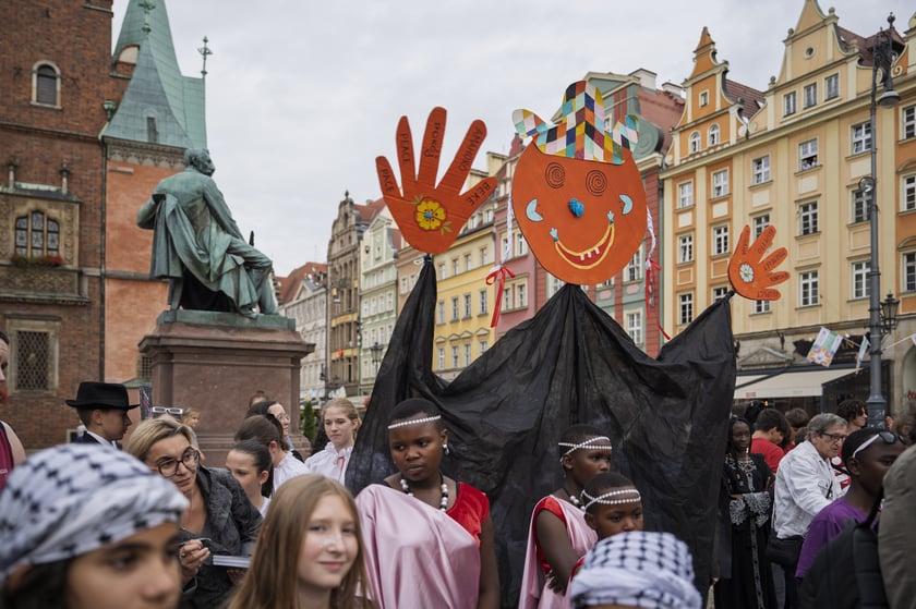 Barwna parada Lelenfant, 28.08