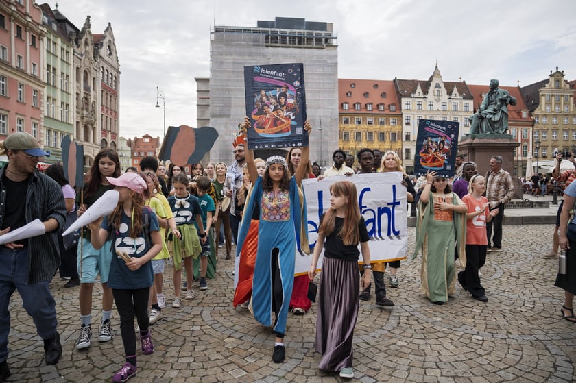 Barwna parada Lelenfant, 28.08