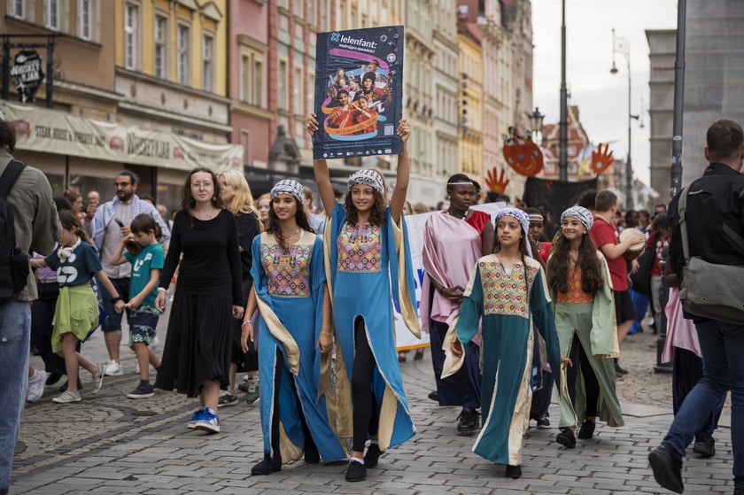 Barwna parada Lelenfant, 28.08