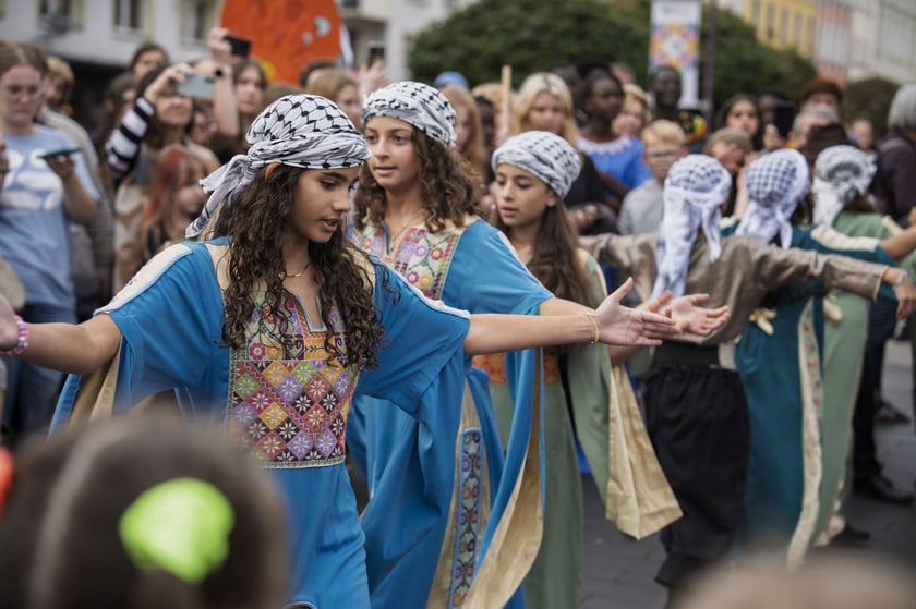 Barwna parada Lelenfant, 28.08