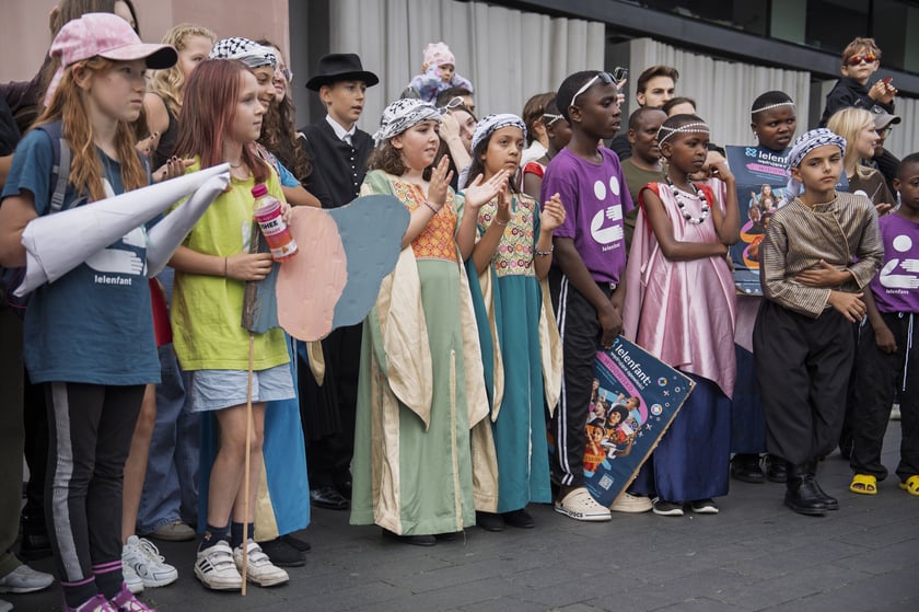 Barwna parada Lelenfant, 28.08