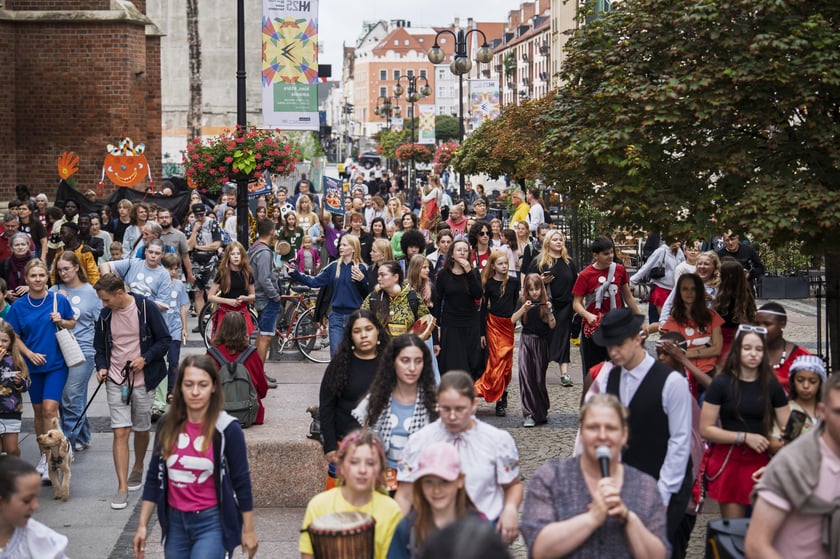 Barwna parada Lelenfant, 28.08