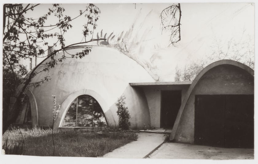 Dom Igloo, zdjęcie z wystawy &bdquo;Kształt marzeń. Architektura Witolda Lipińskiego&rdquo; Muzeum Architektury we Wrocławiu