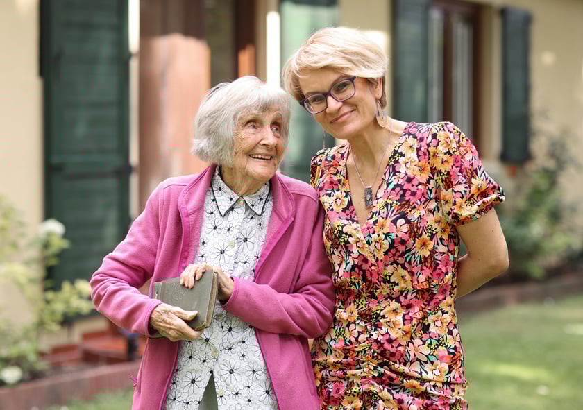 Maria Urbaniec-Downarowicz (rocznik 1927) i Mariola Szczyrba, autorka tekstu