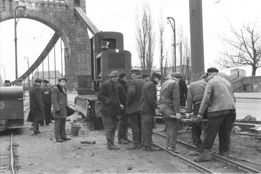 Zdjęcie z wystawy "Niemi świadkowie historii"