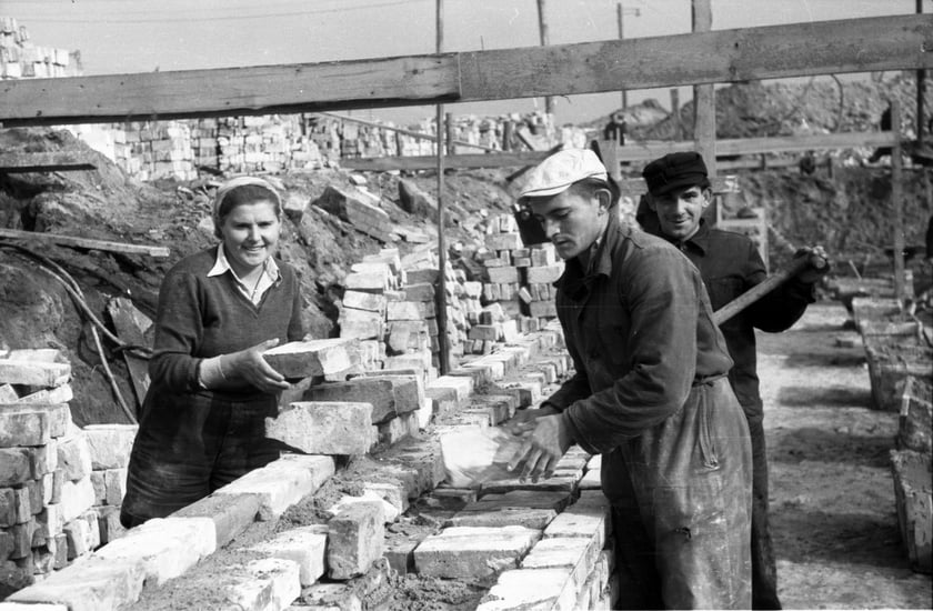 Zdjęcie z wystawy "Niemi świadkowie historii"