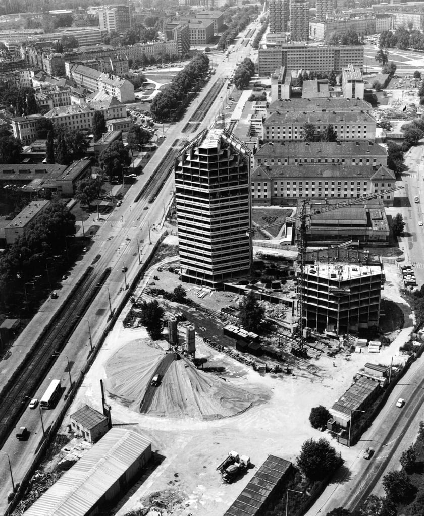 Zdjęcie z wystawy "Niemi świadkowie historii"