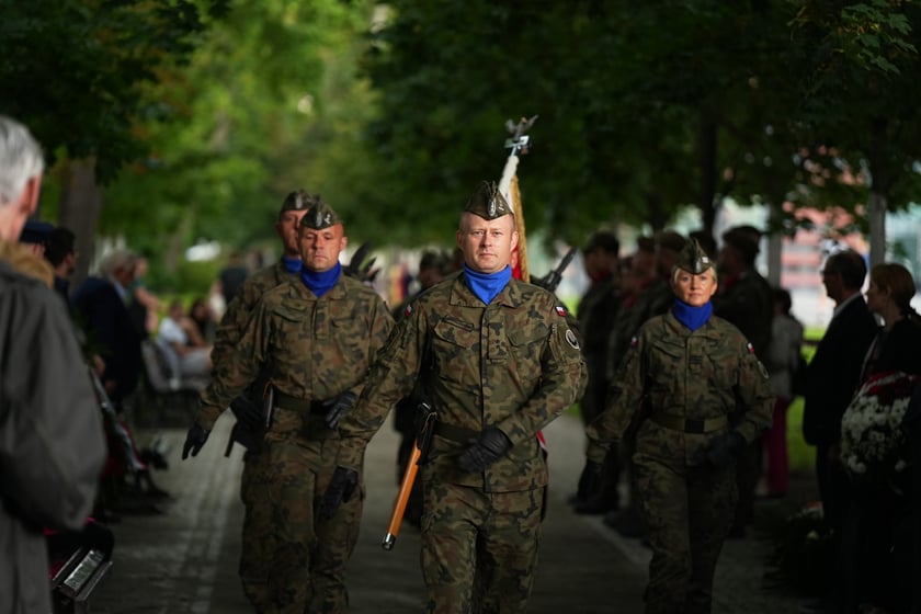 Uroczystości przy pomniku Rotmistrza Witolda Pileckiego w 81. rocznicę wybuchu Powstania Warszawskiego