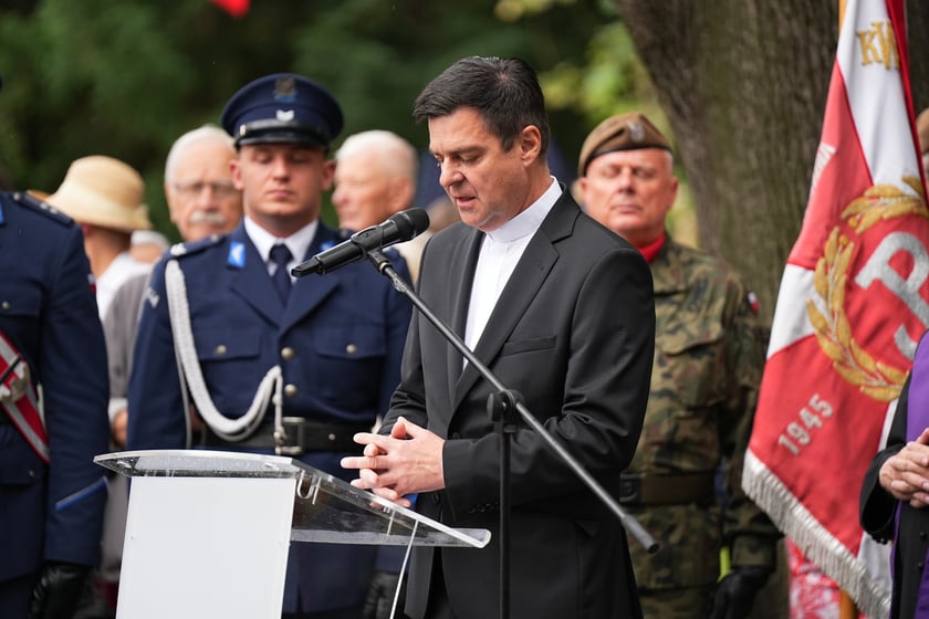 Uroczystości przy pomniku Rotmistrza Witolda Pileckiego w 81. rocznicę wybuchu Powstania Warszawskiego