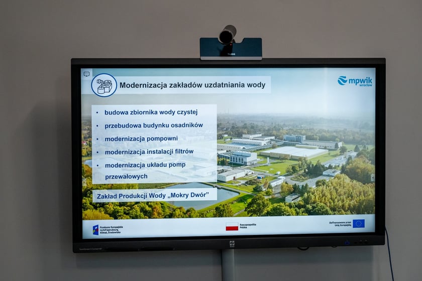 Konferencja prasowa wok&oacute;ł projektu &bdquo;Poprawa wrocławskiego systemu zaopatrzenia w wodę&rdquo;, kt&oacute;ry dofinansowano z unijnego programu FEniKS