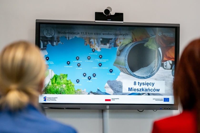 Konferencja prasowa wok&oacute;ł projektu &bdquo;Poprawa wrocławskiego systemu zaopatrzenia w wodę&rdquo;, kt&oacute;ry dofinansowano z unijnego programu FEniKS