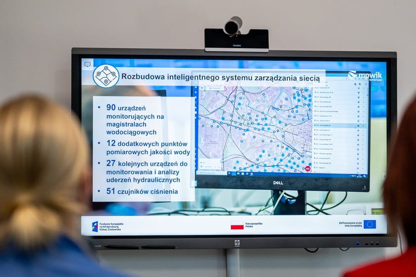 Konferencja prasowa wok&oacute;ł projektu &bdquo;Poprawa wrocławskiego systemu zaopatrzenia w wodę&rdquo;, kt&oacute;ry dofinansowano z unijnego programu FEniKS